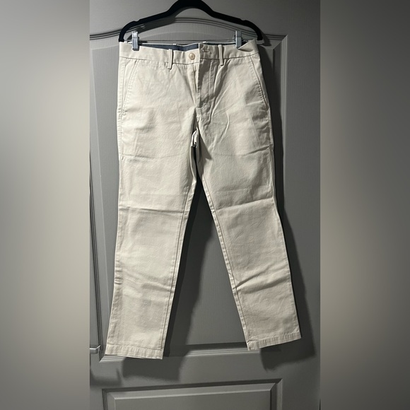 GAP 31x30 Men’s Slim Fit Khakis - like new. - Picture 1 of 2